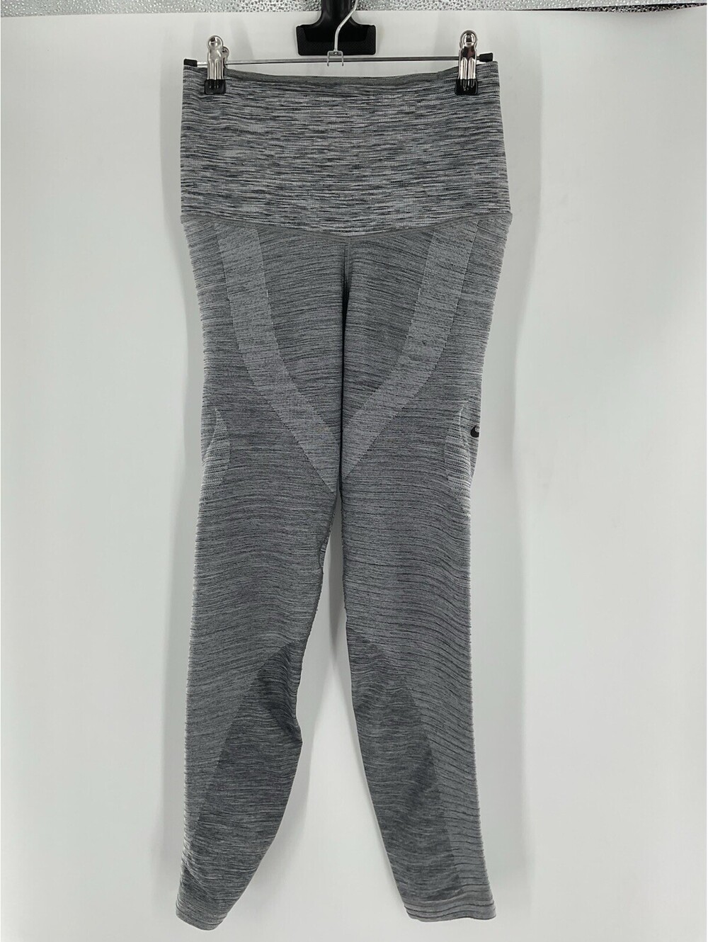Nike Dri Fit Women’s Size Medium Gray Leggings Athletic 140 B